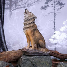 Load image into Gallery viewer, Mountains Cry 20cm
Mountains Cry Howling Wolf Figurine 20cm
